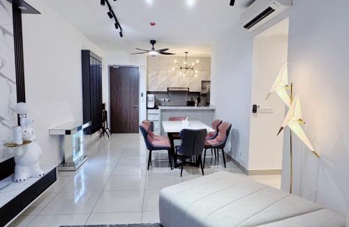 Taman Pertama Apartment | Kuala Lumpur M Vertica Residence I Big Family Homestay 大家庭适住 I Walking distance to MRT I 马中英文服务 I Malay English Chinese