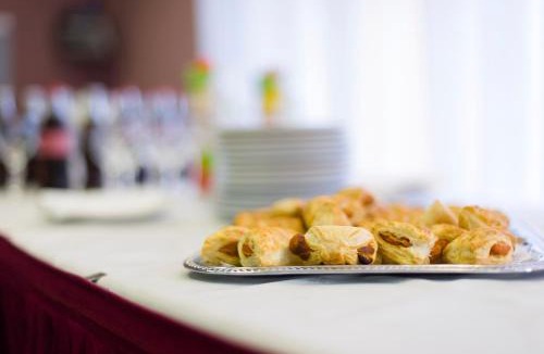 Felsorakos Hotel | CEU Konferencia Központ