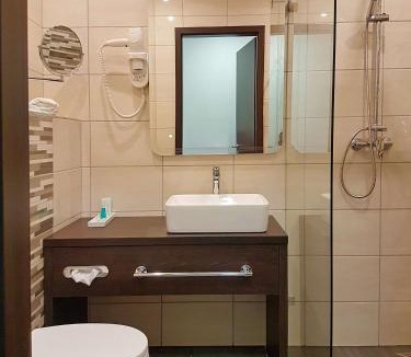 Koka Hotel | Hotel Czinege & Étterem