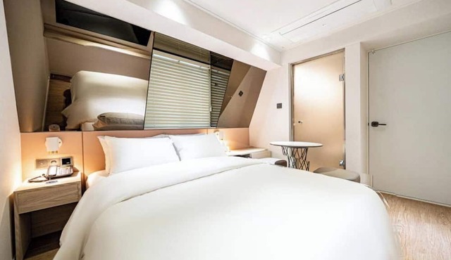 Sinchon APL Hotel