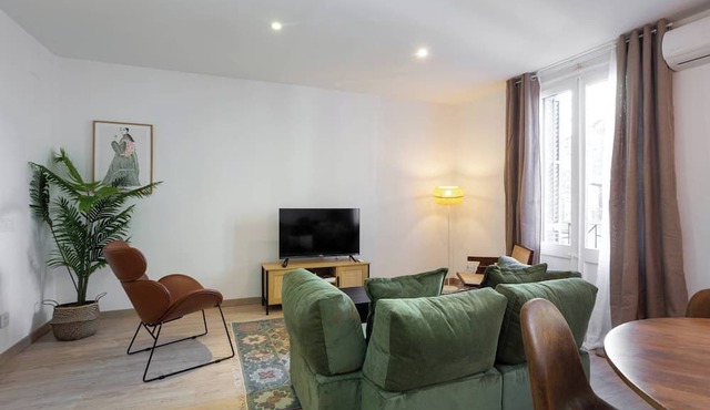 11CRC1037 Newly decorated Flat near Sants Station