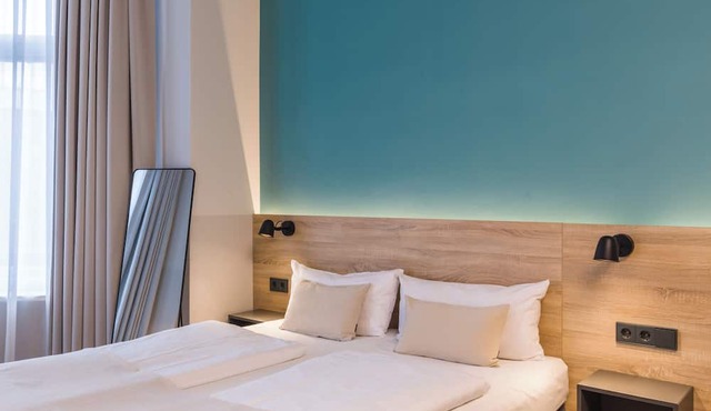 Newly designed 4 room apartment with balcony and modern equipment with 160 m²