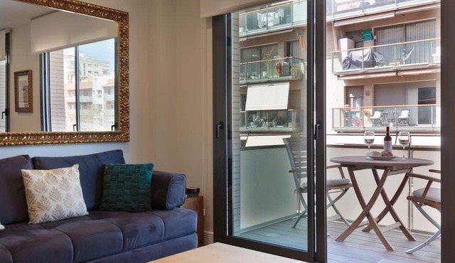 AMAZING BOUTIQUE APARTMENT. HIGH STANDARD DESIGN VERY CENTRALY LOCATED!