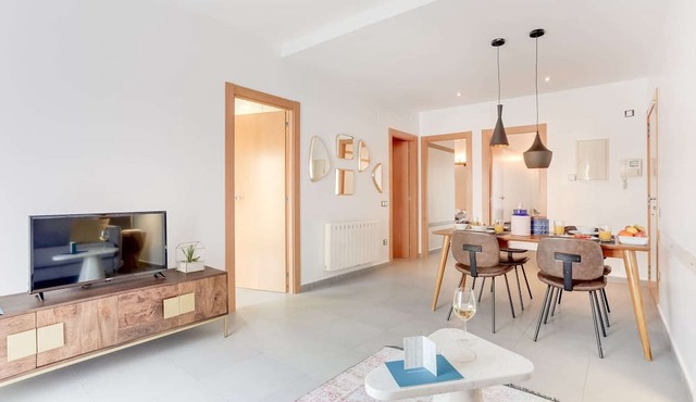 Sweett | Callao V - Two Bedroom Apartment, Sleeps 4