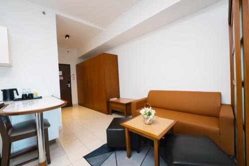 103 Hotel by manatidur