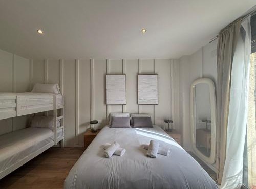 Beautiful Terrace Apartment near Plaza Espanya