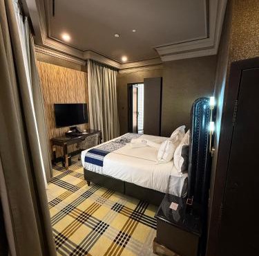 1969 D'Kelly Hotel