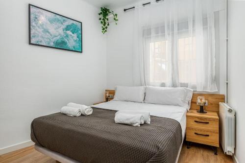 Poble Sec 3BR 2BA Balcony Sleeps 7